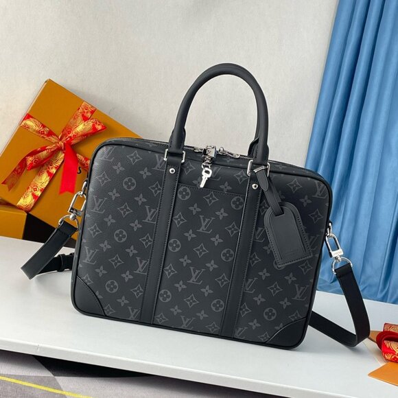 Louis Vuitton Porte Documents Voyage PM Shoulder Crossbody Bag - Picture 1 of 9